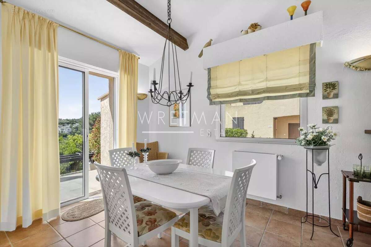 Maison à FREJUS