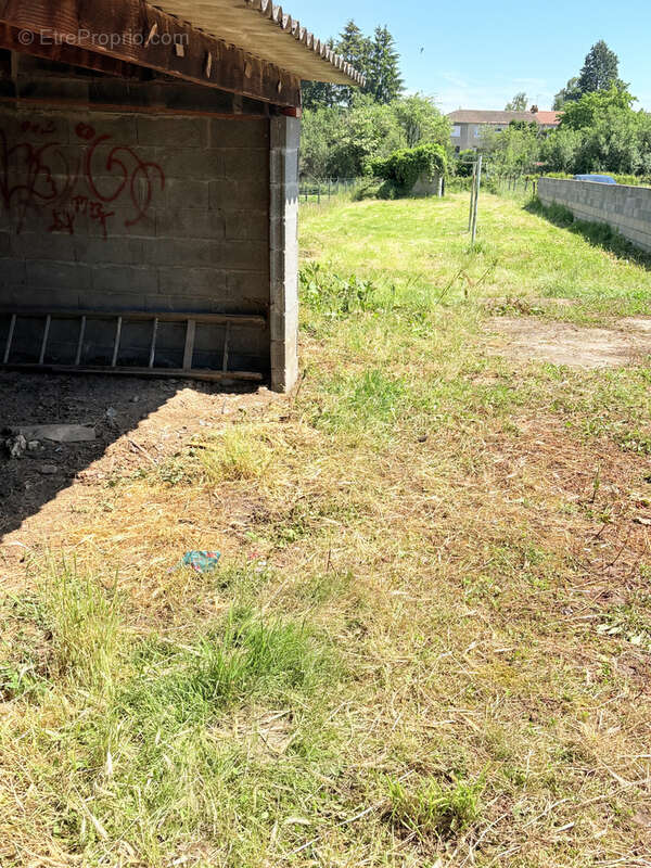Maison de caractère à réinventer avec terrain et garage,  proche de toutes commodités - photo 9
