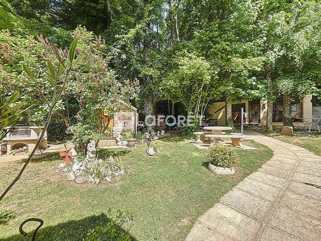 Maison à NEUILLY-SUR-SUIZE