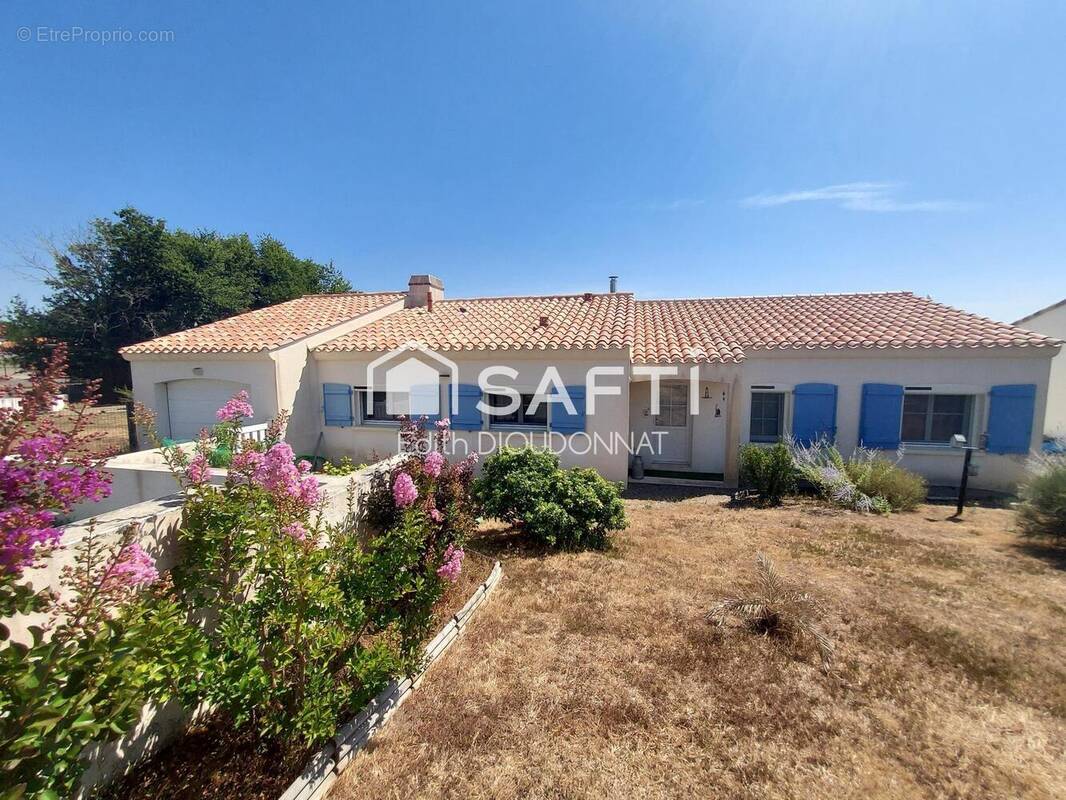 Photo 1 - Maison à POIROUX