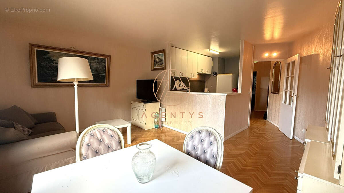 Appartement à LE PLESSIS-TREVISE