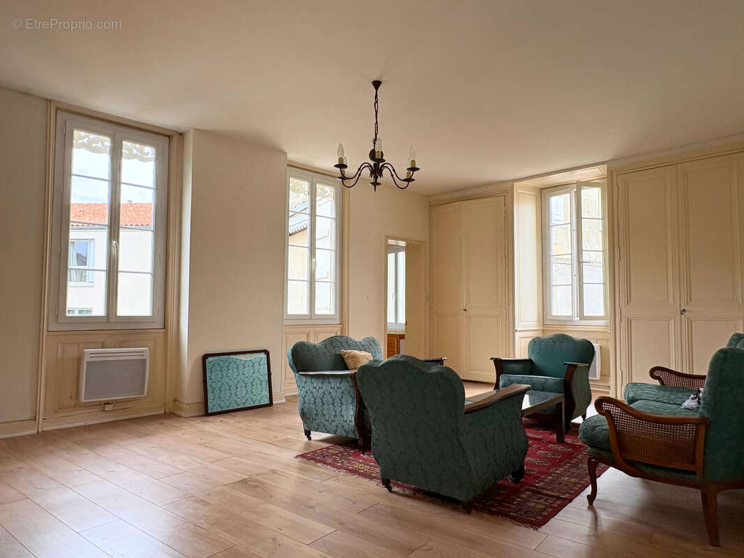 Appartement à COGNAC