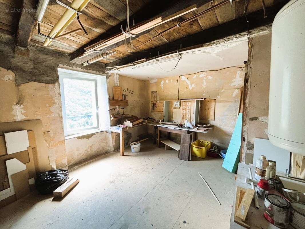 Maison à LESPINASSIERE