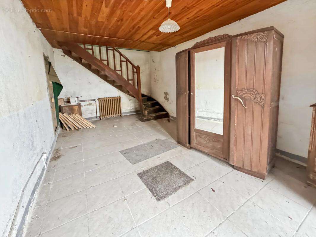 Maison à VOLLORE-VILLE