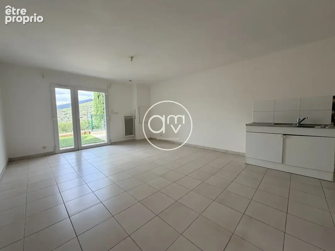Appartement T1 BIS avec vue dégagée - extérieur et parking - photo 2