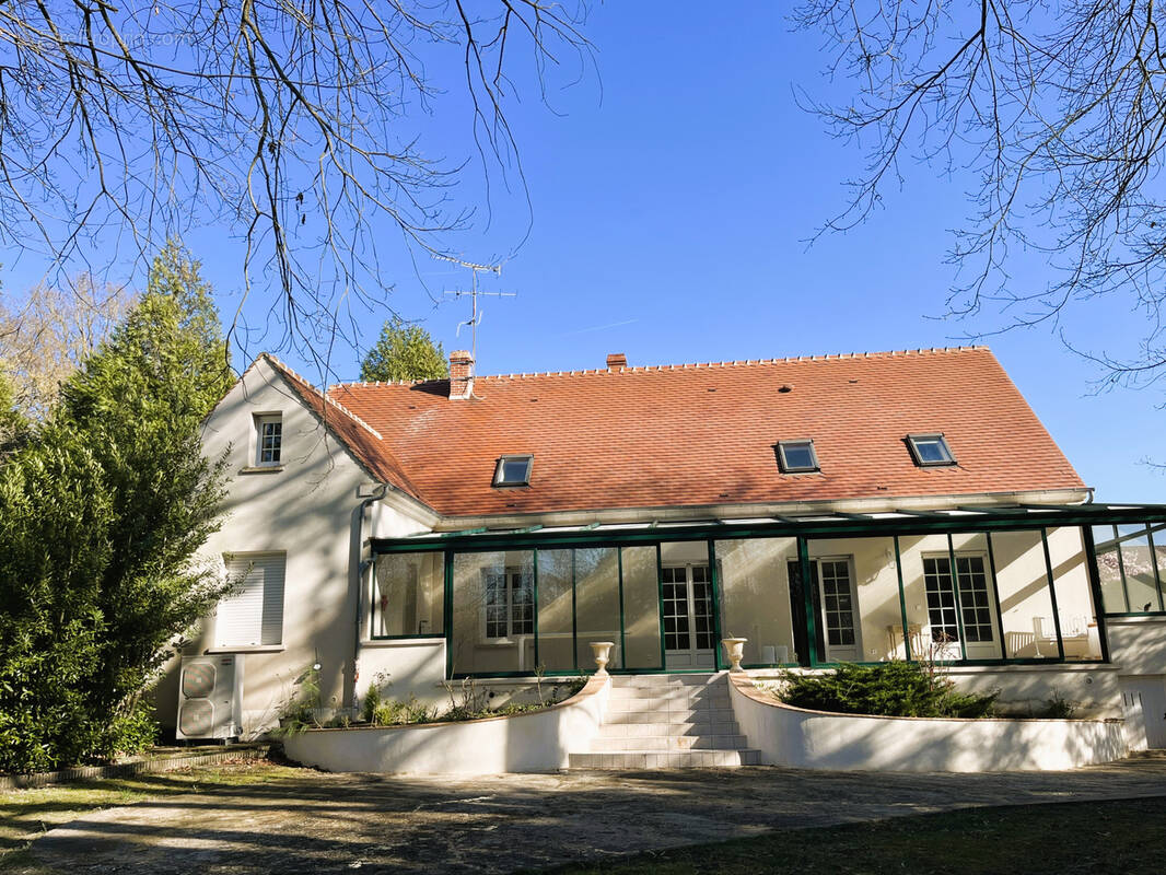 Maison à FLEURINES