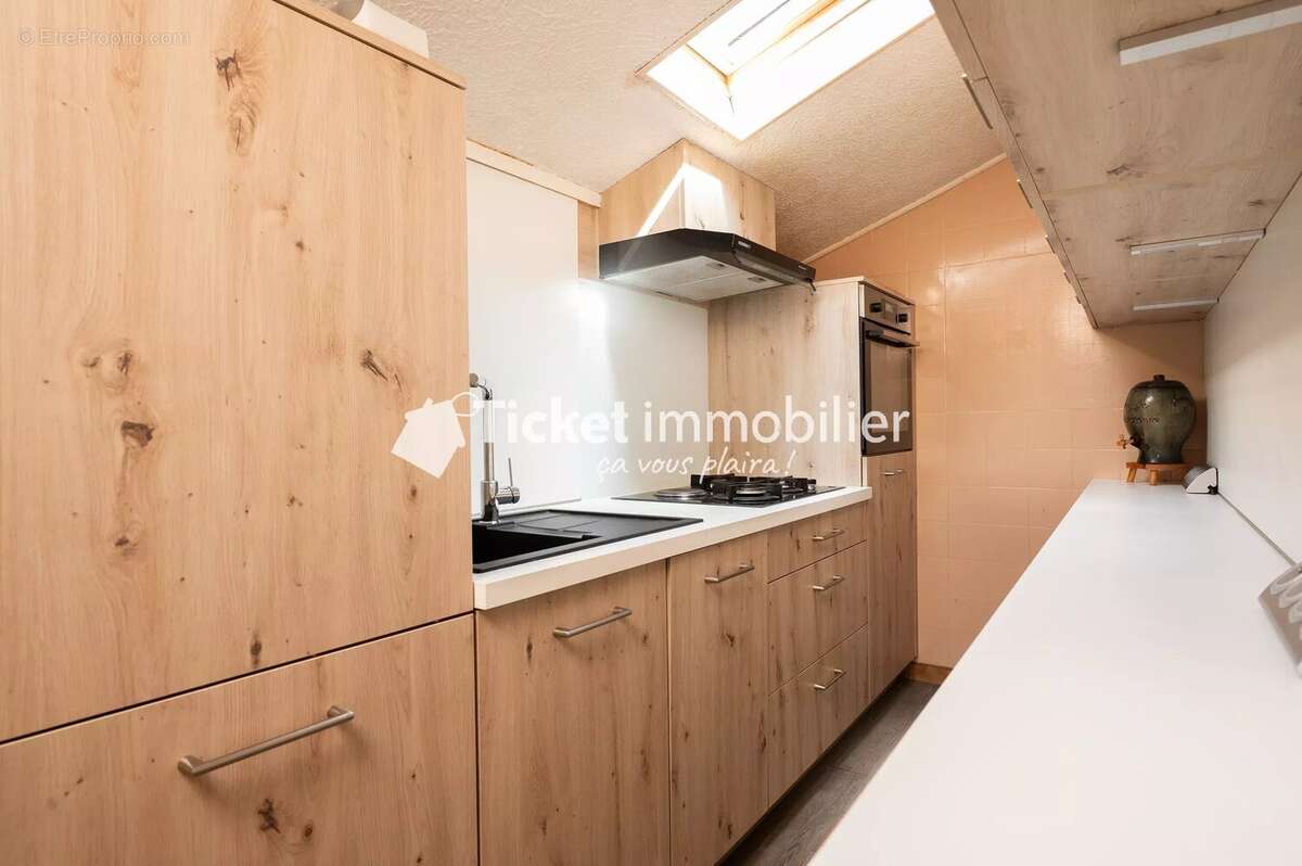 Maison t5 de 160m2, annexe t3 de 60m2, terrain de 3533m2, piscine au sel, climatisation etc ... - photo 19