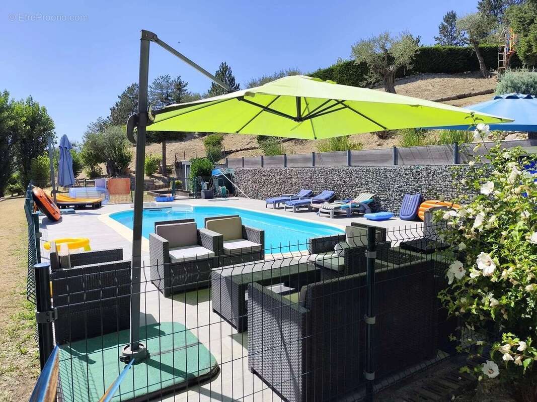 Maison à PUGET-THENIERS