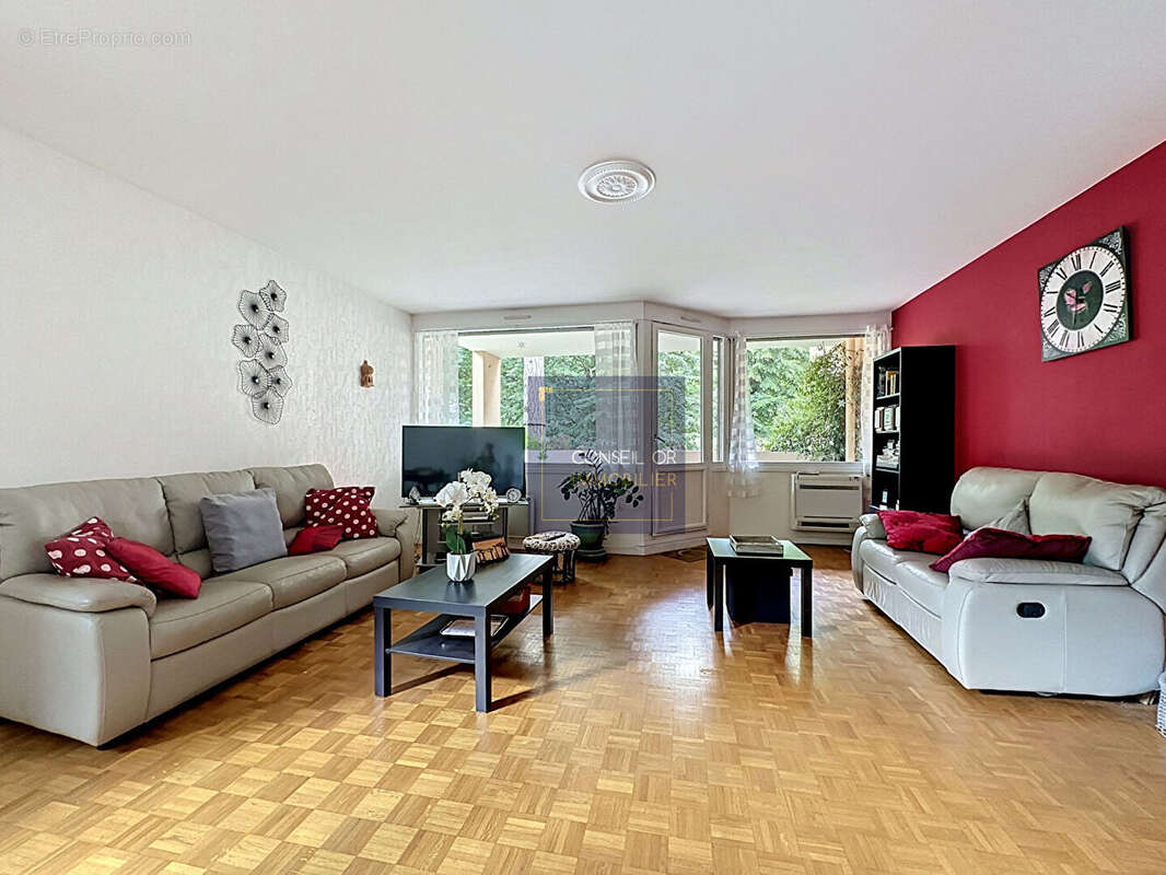 Appartement à SAINT-GENIS-LAVAL