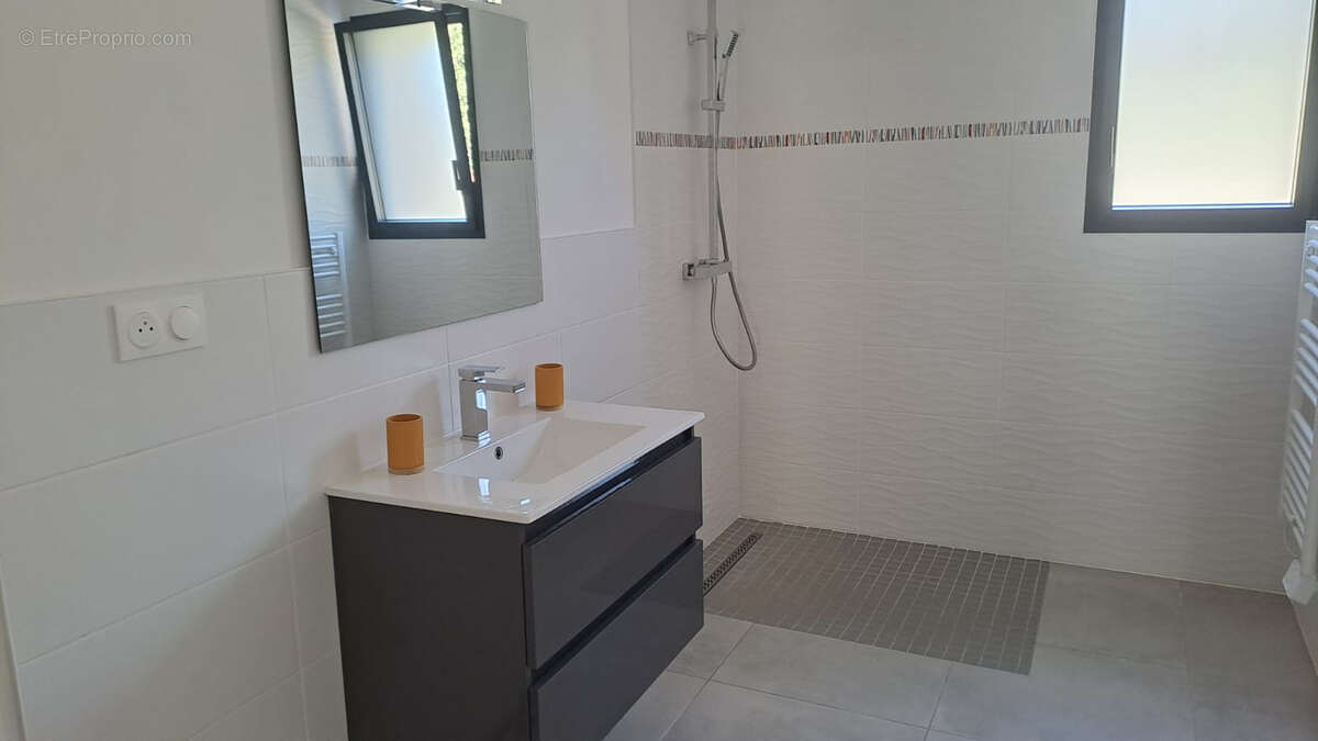 Maison à LES MATHES