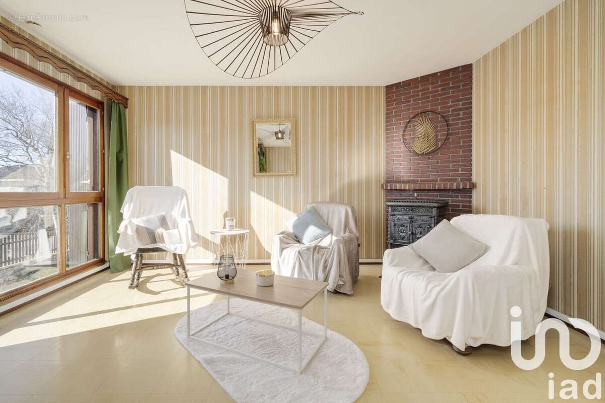 Photo 4 - Maison à AZELOT