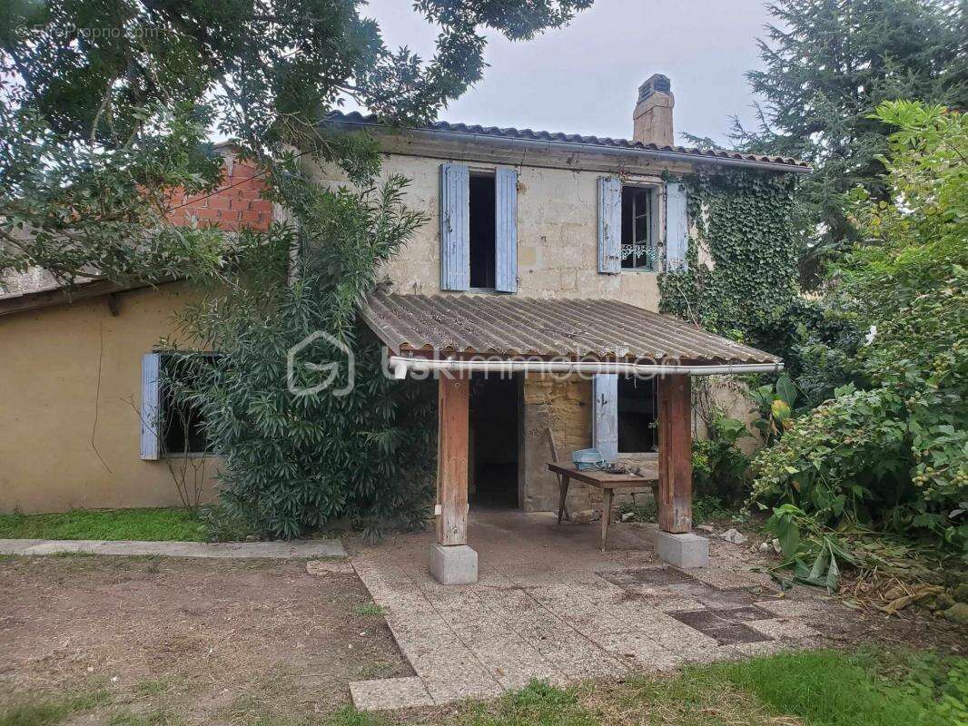 Maison à SAINT-MAGNE-DE-CASTILLON
