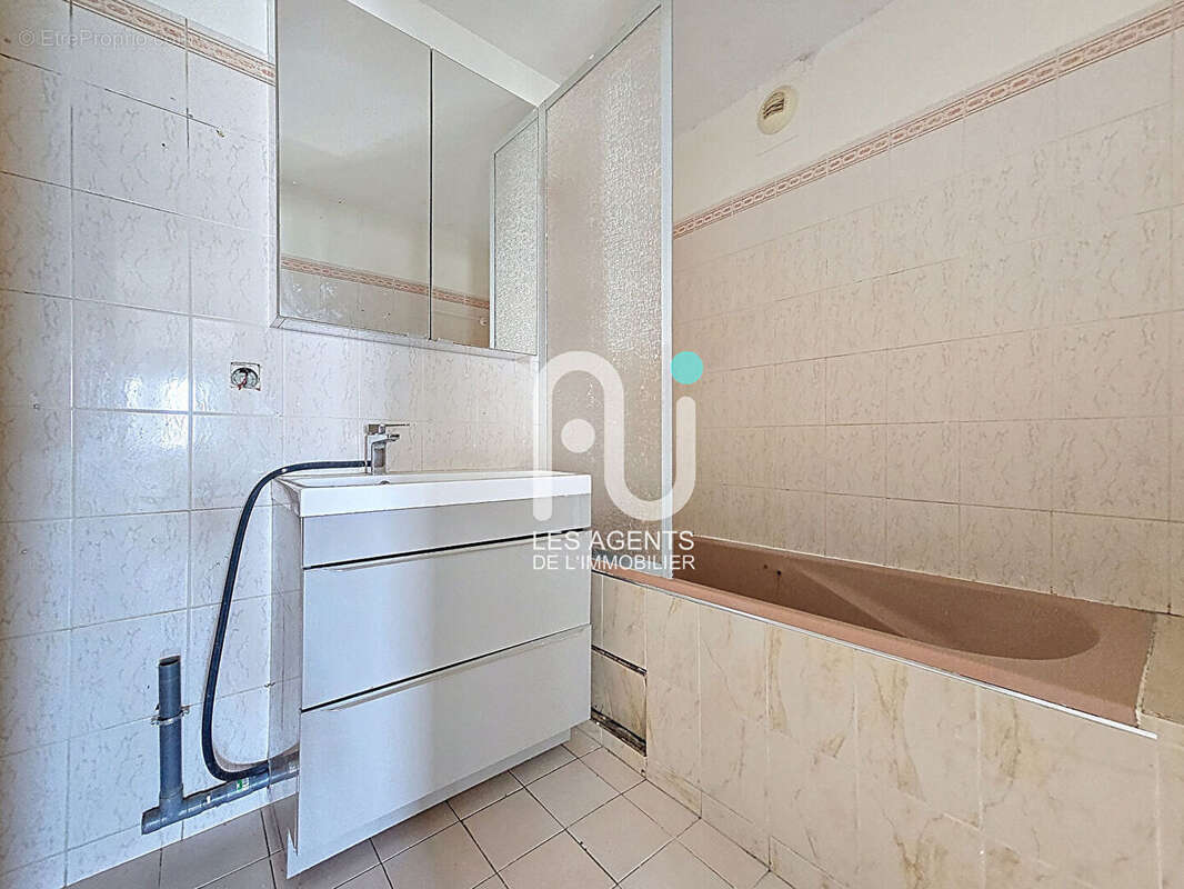 Appartement à VILLENEUVE-LA-GARENNE