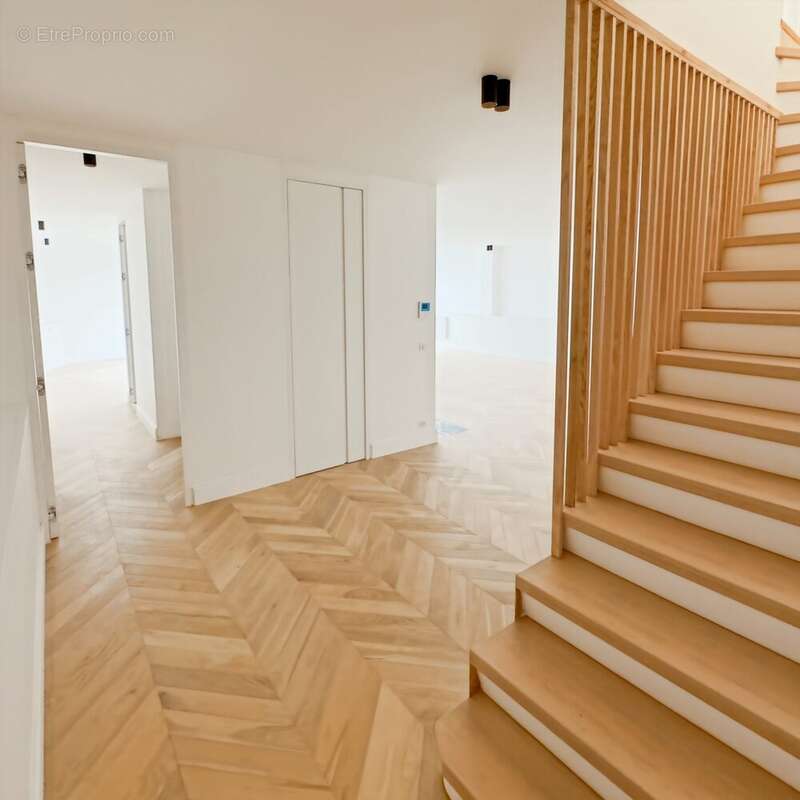Appartement à CHARENTON-LE-PONT