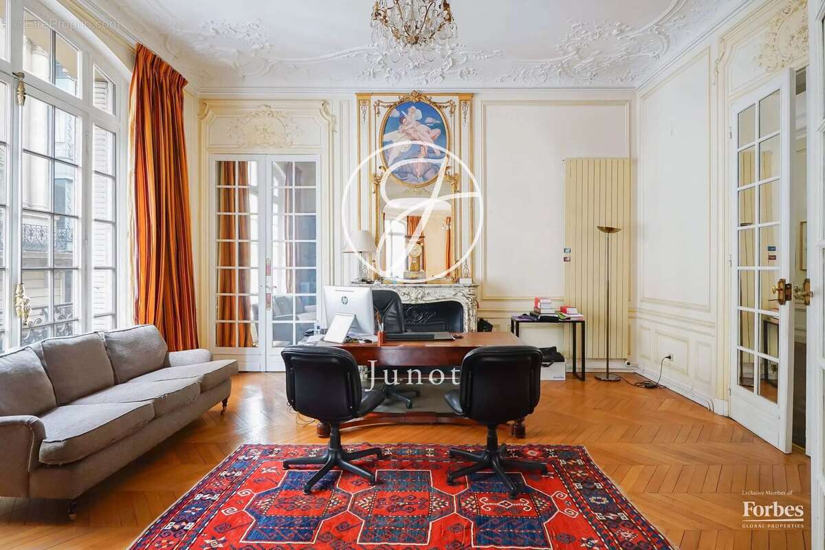Paris 16e - IENA /  PLACE DES ETATS-UNIS -  Appartement mixte à vendre - 18 pièces - 452,64m² Carrez. - photo 13