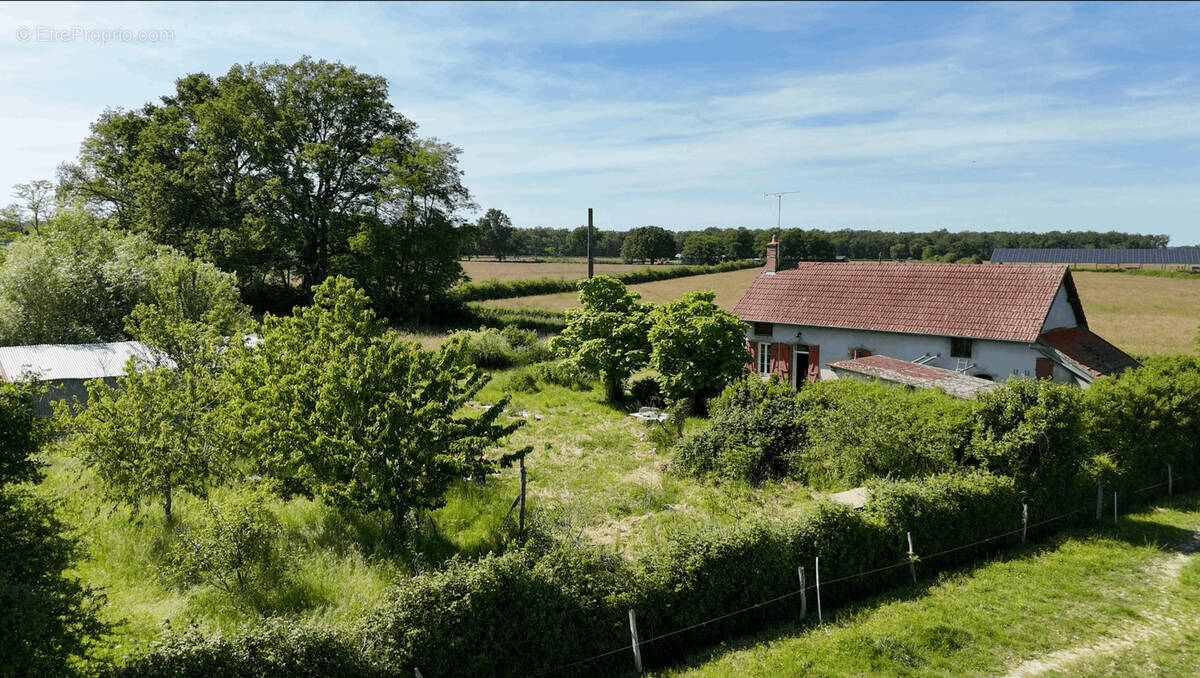 Maison à COSSAYE