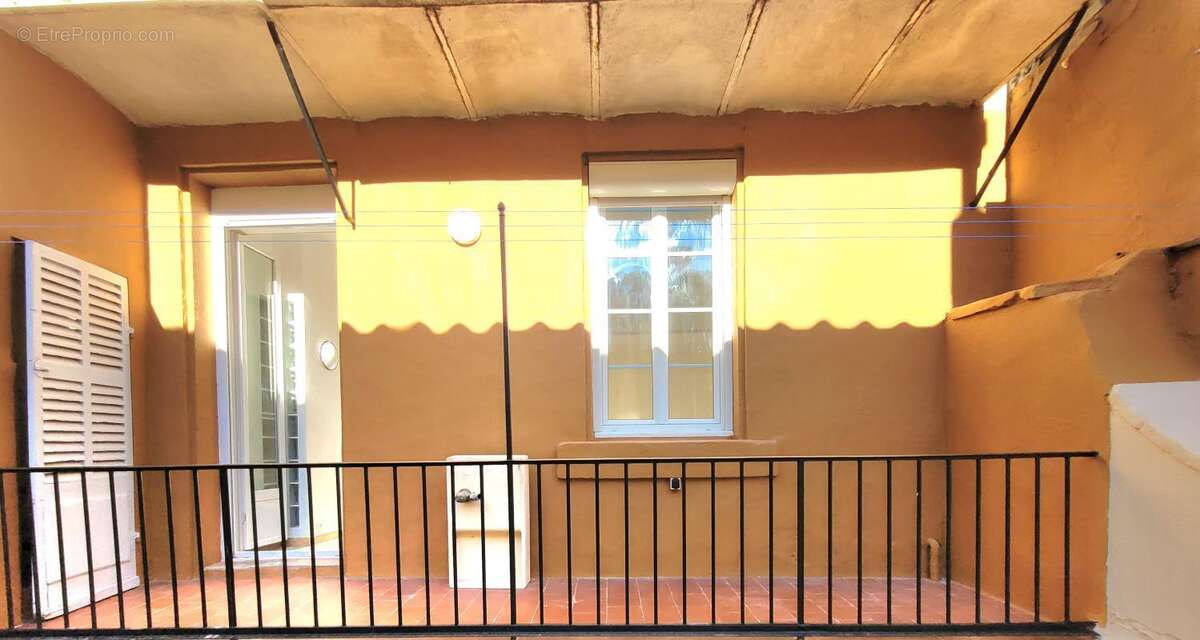 Appartement à MARSEILLE-6E