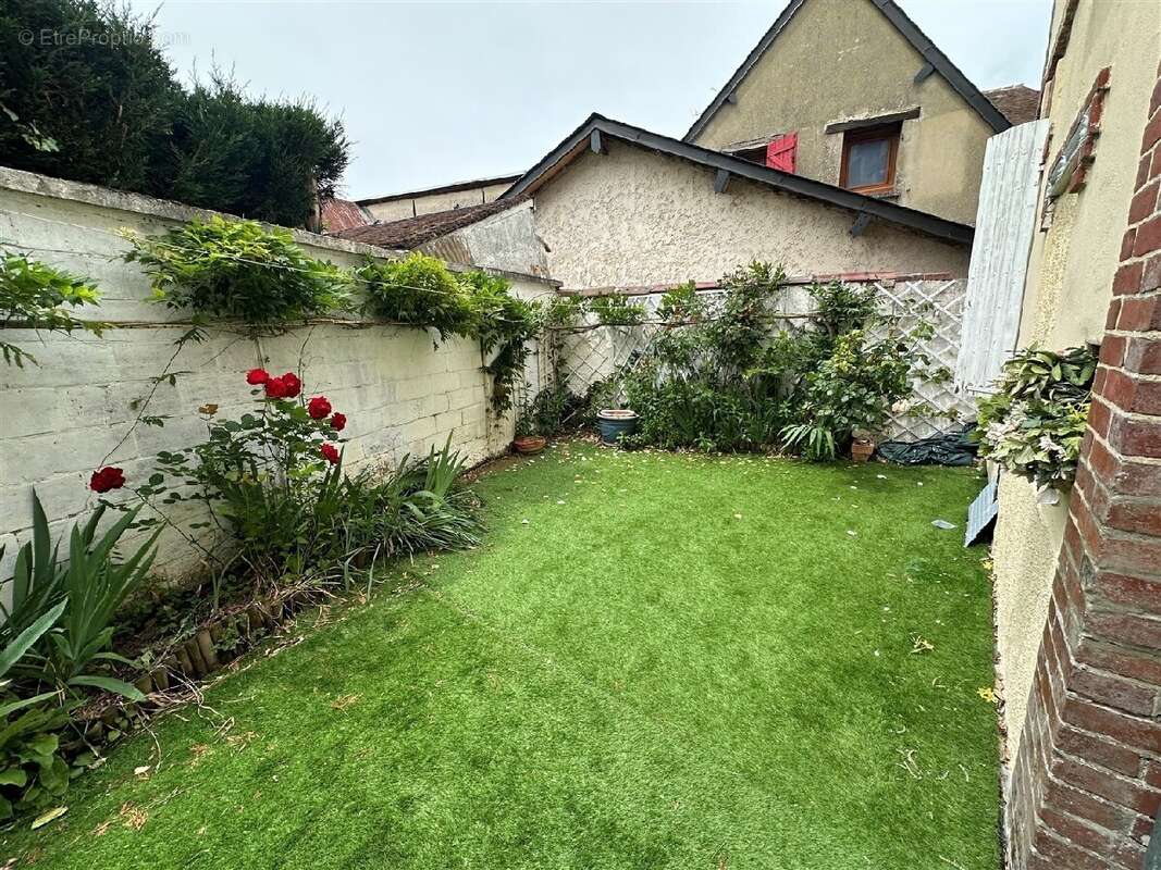 Maison à CHATEAUNEUF-EN-THYMERAIS