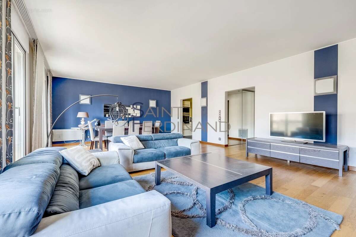 Appartement à PARIS-8E