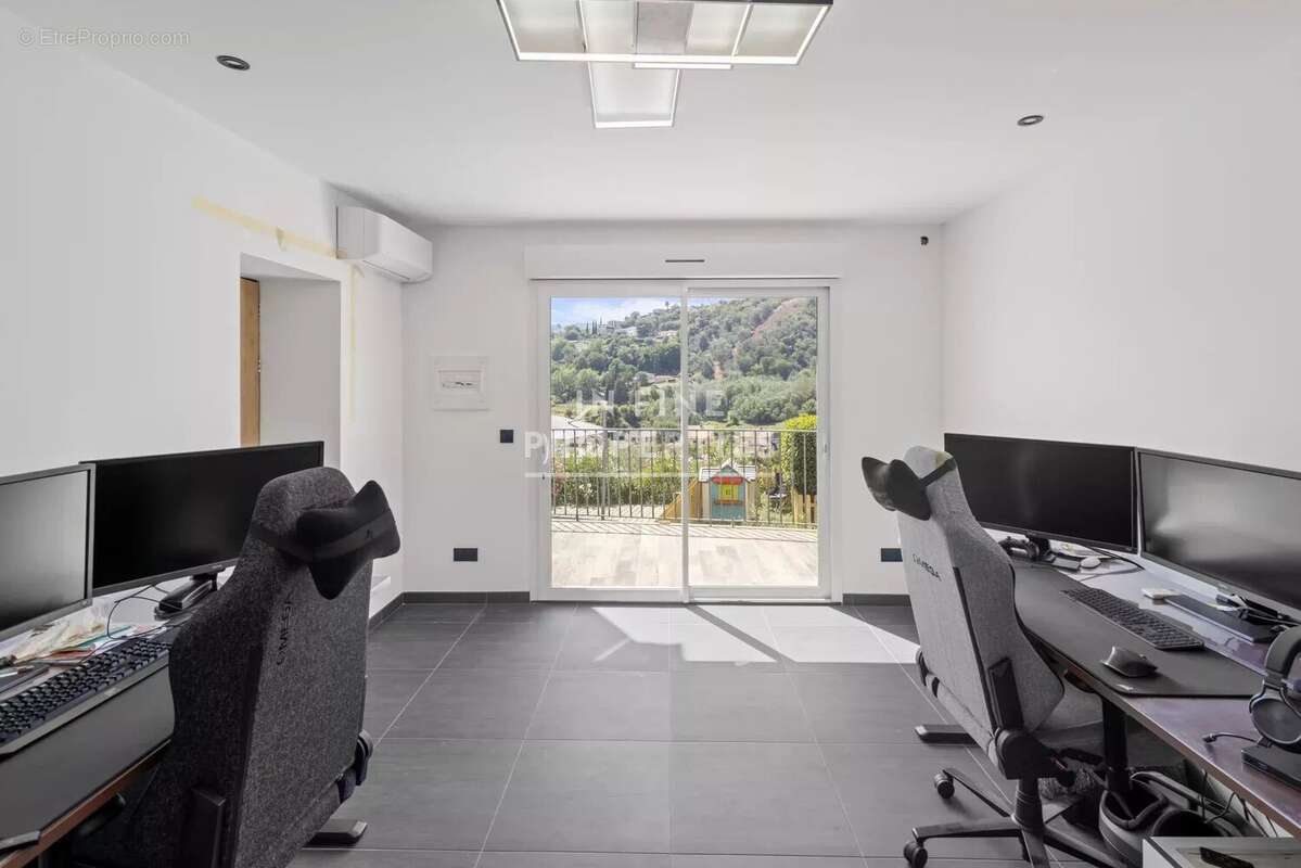 Maison à AURIBEAU-SUR-SIAGNE