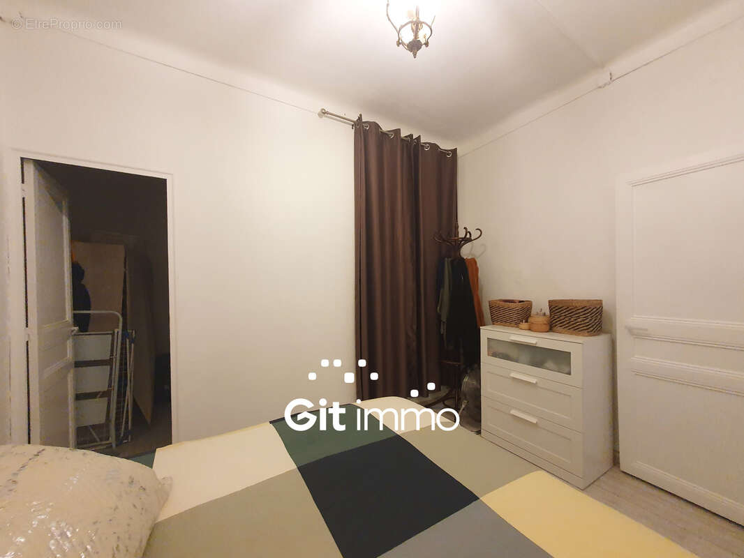 Appartement à MARSEILLE-5E