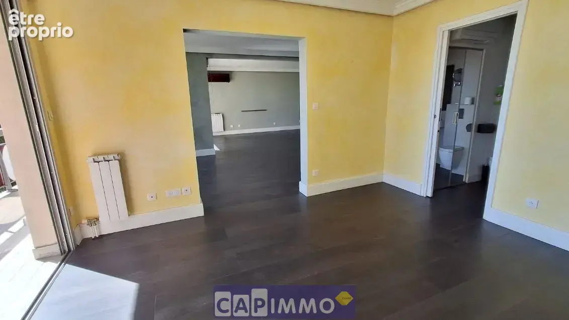 Appartement t5, cave, garage, parking, piscine, 83000 toulon - photo 10
