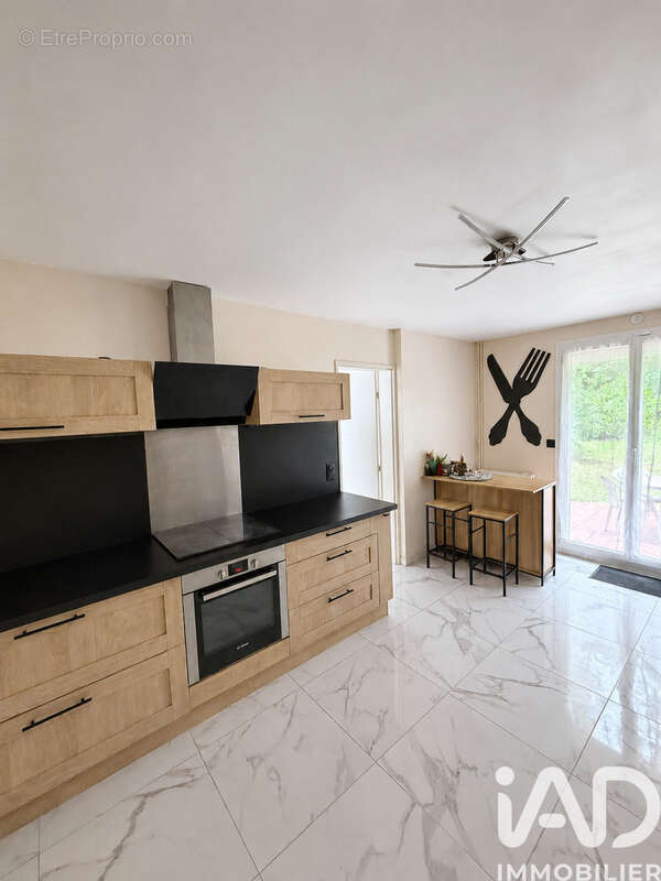 Maison 120 m² à Vert-Saint-Denis  - photo 3