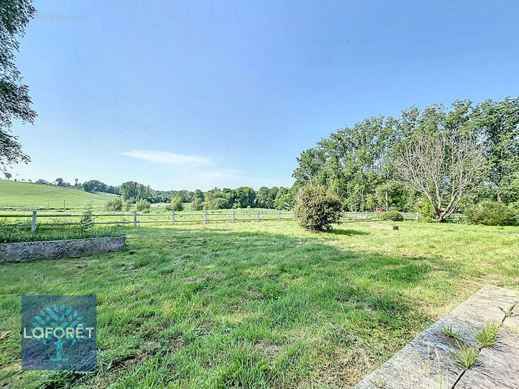 Maison à LOUVIGNE-DU-DESERT