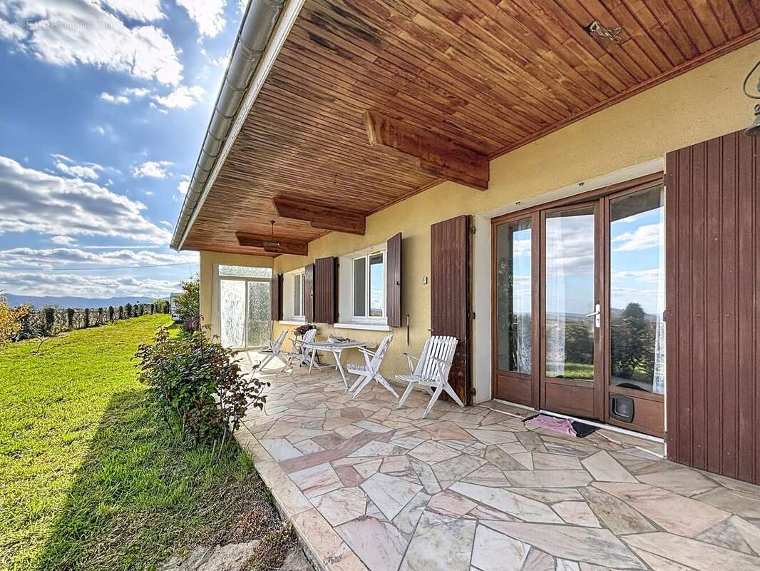 Maison à VILLIE-MORGON