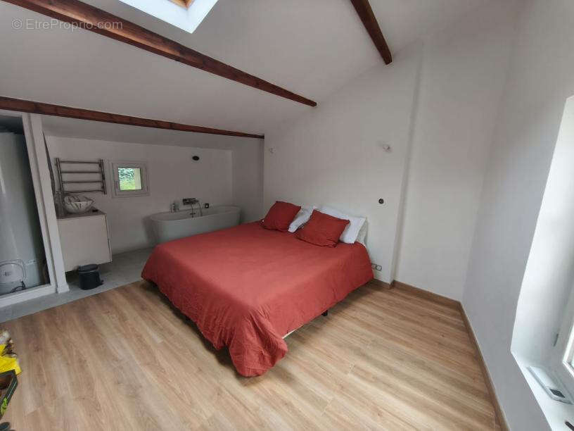 Maison à FONTAINE-DE-VAUCLUSE