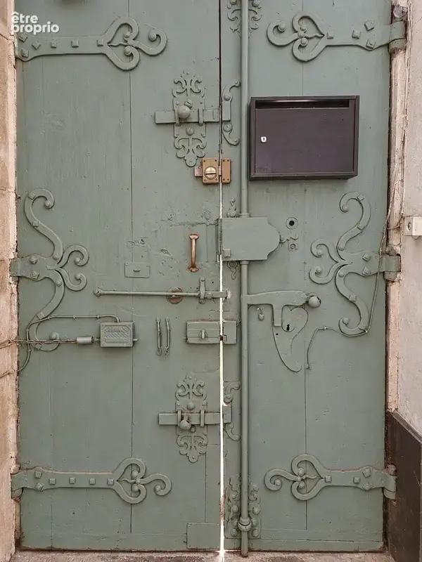 À vendre à Arles   Maison bourgeoise du XVIIe siècle de 315 m2 en centre historique - photo 17