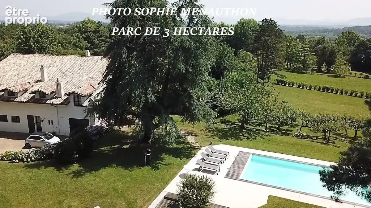 Propriete d' exception sur 3 hectares de 450 m2 habitables - photo 2