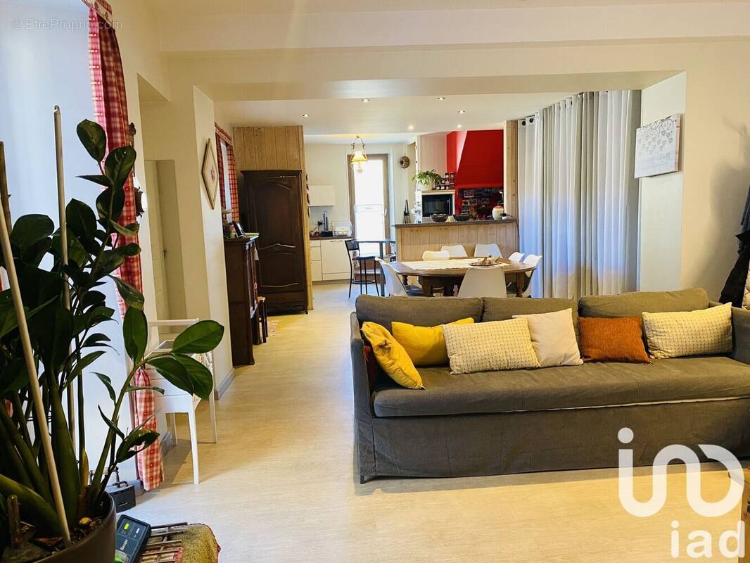 Photo 1 - Maison à YENNE