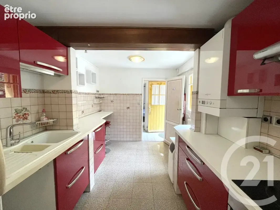 Appartement 106 m² à Saint-Georges-De-Didonne  - photo 19