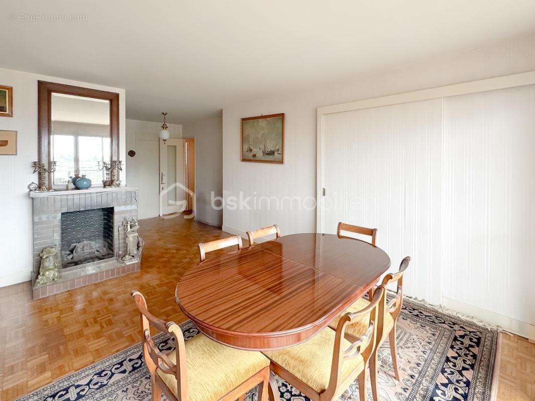 Appartement à LE PLESSIS-ROBINSON