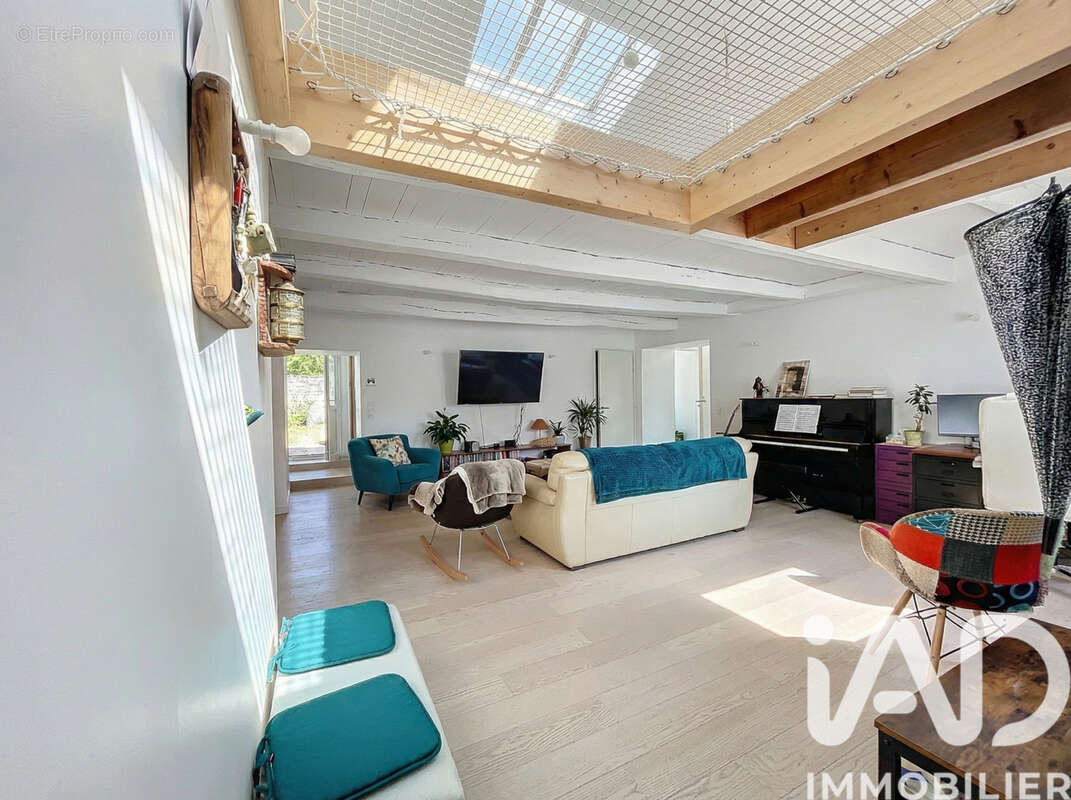 Photo 8 - Maison à VERINES