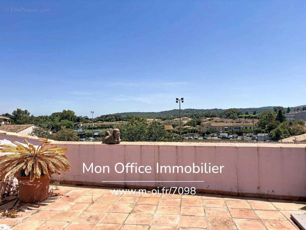 Référence : 7098-les. - maison de maître t7 à rénover au coeur du village de cogolin - photo 4
