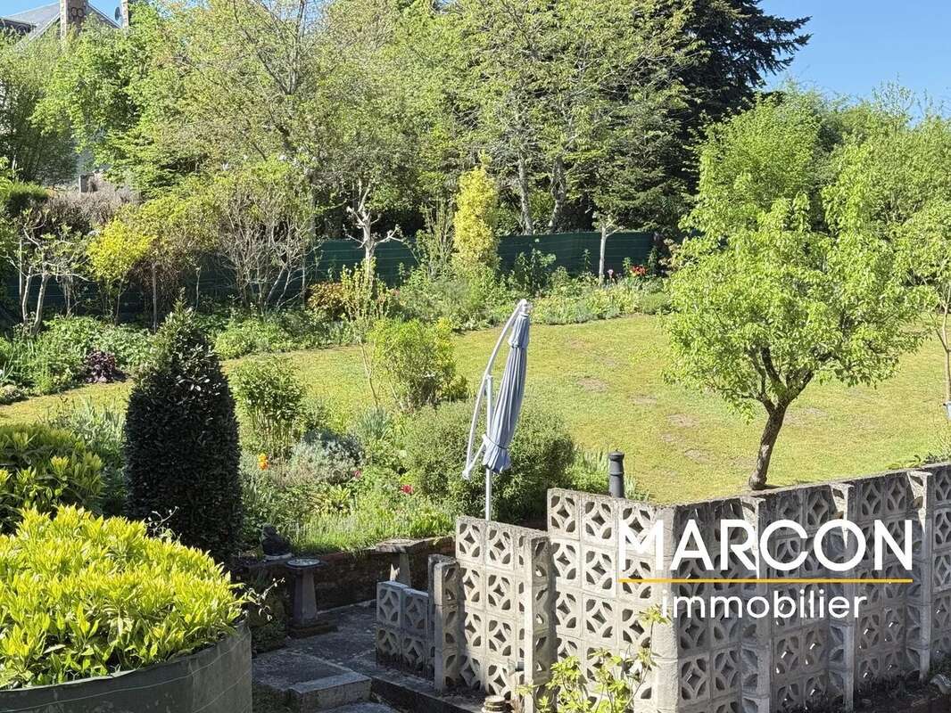 Maison à CHENIERS