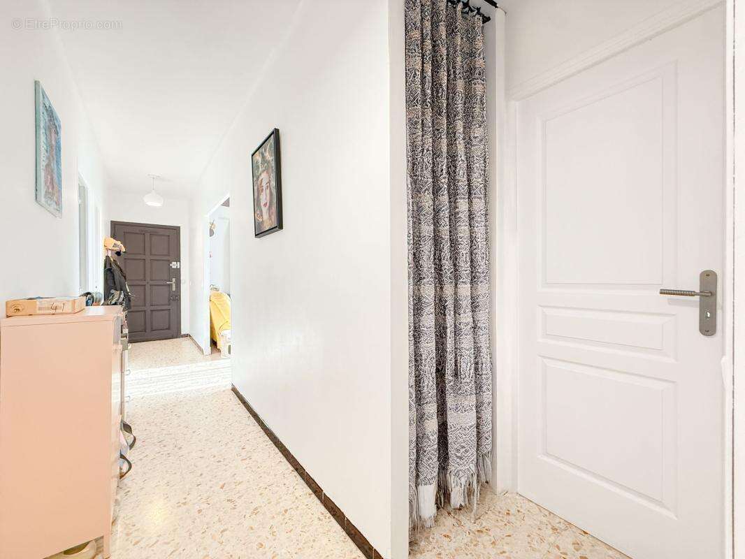 Maison à TOURRETTES-SUR-LOUP