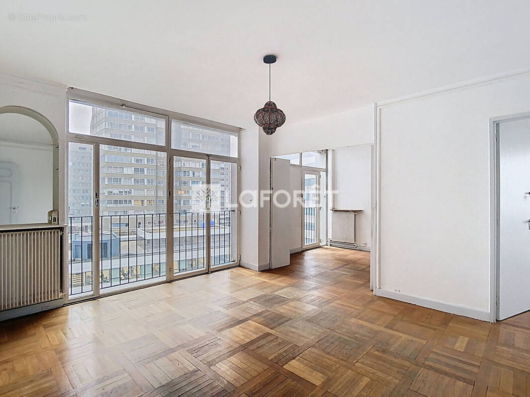 Appartement à PARIS-15E