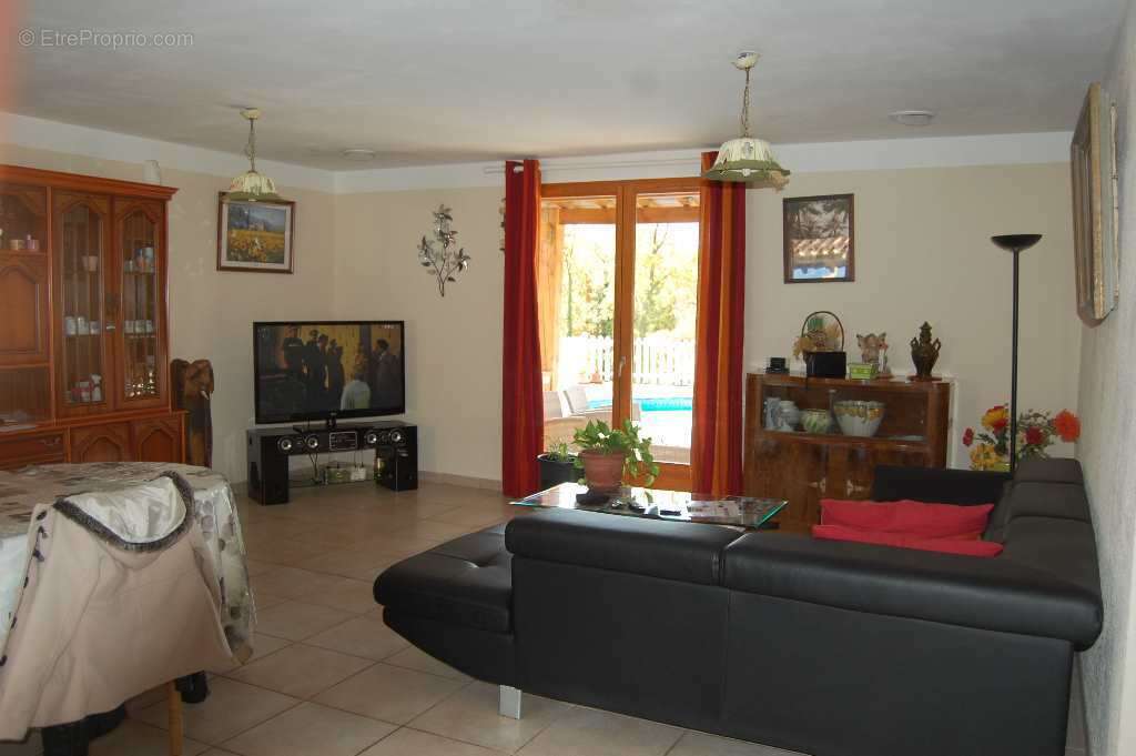 Maison récente avec piscine + dépendances - photo 5