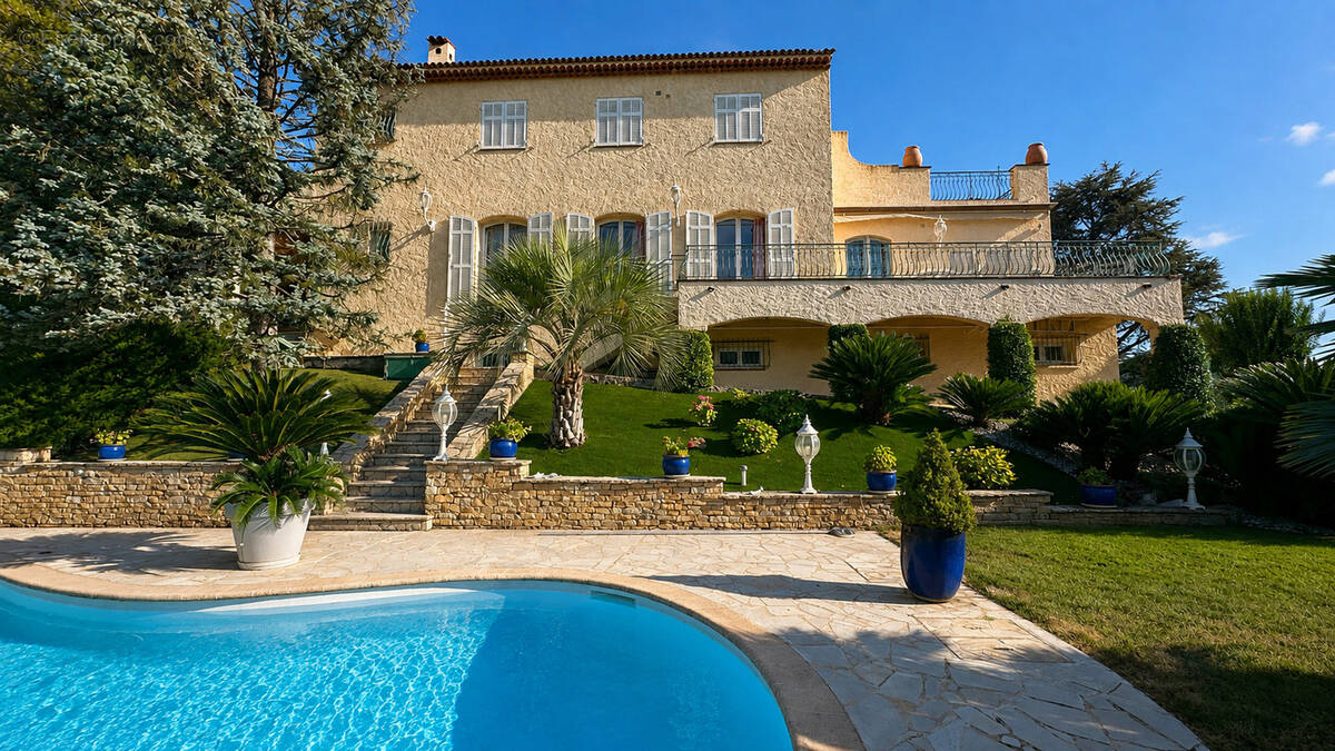 Maison à DRAP