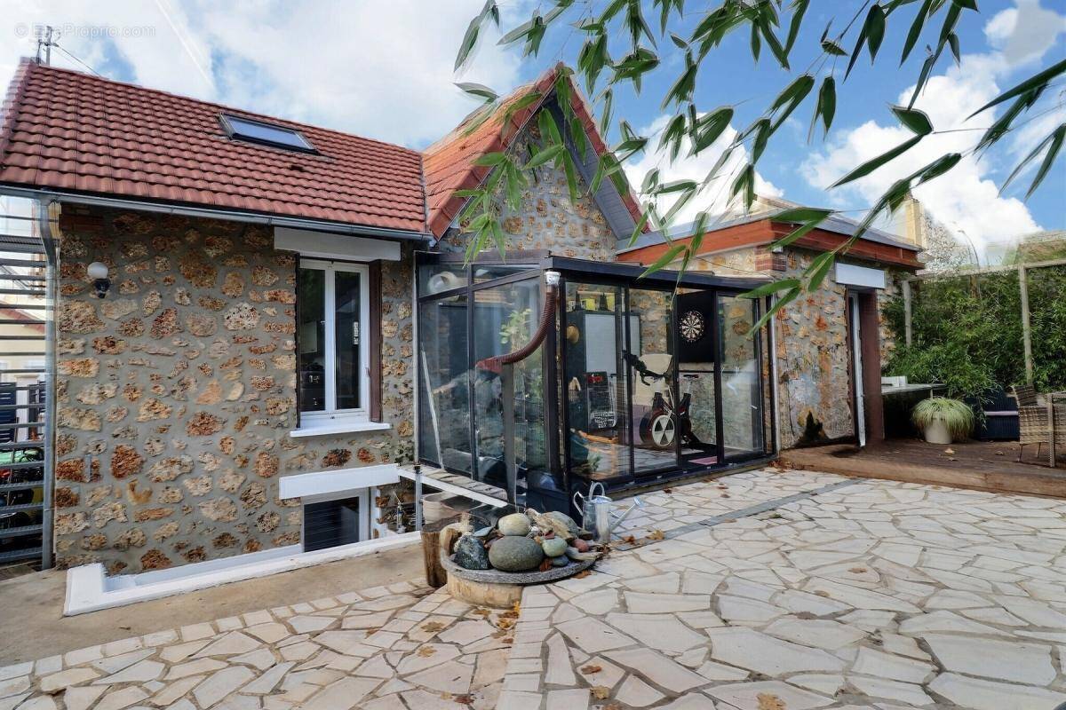 Maison à SARTROUVILLE