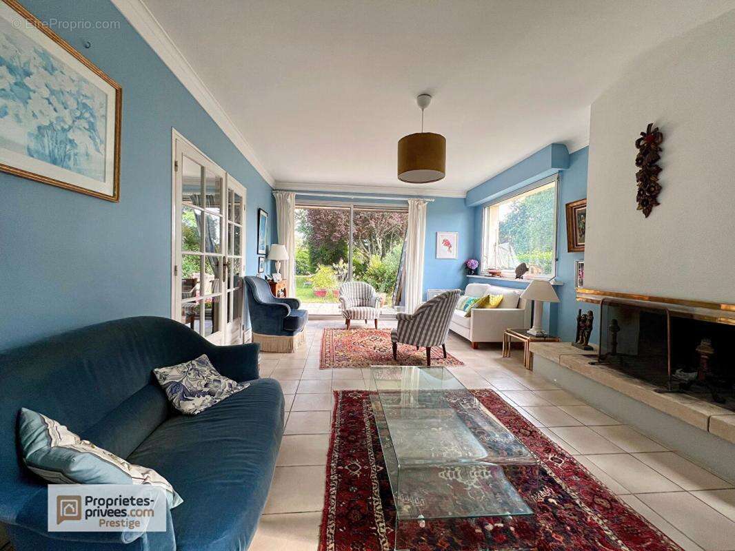 Sainte-Marine, Maison d'architecte 162 m², Terrain de 1 019 m² , Plage à pied - photo 9
