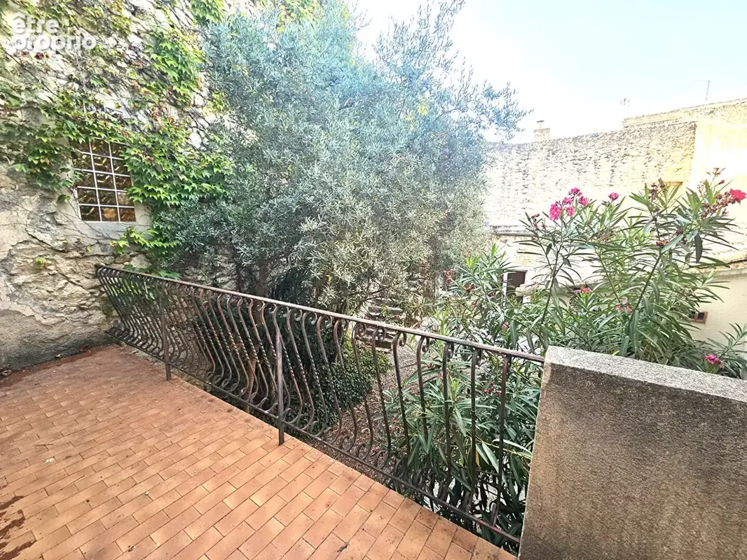 Maison à LA ROQUE-D'ANTHERON