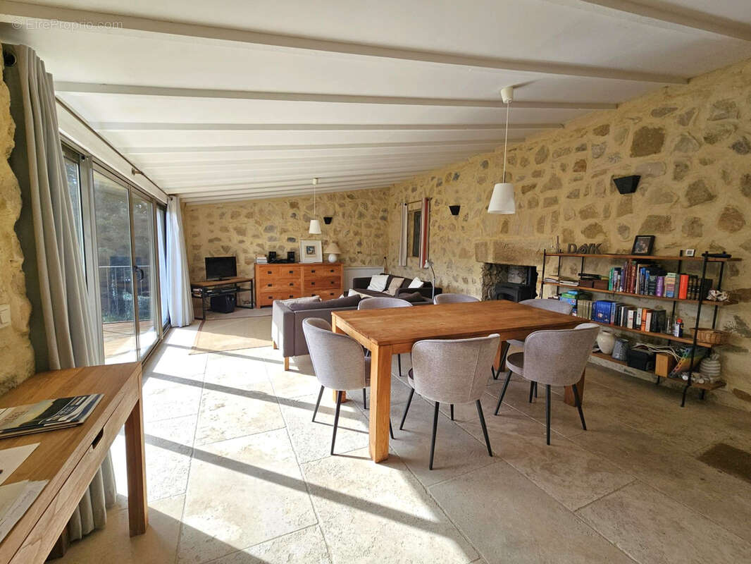 Maison à COURTHEZON