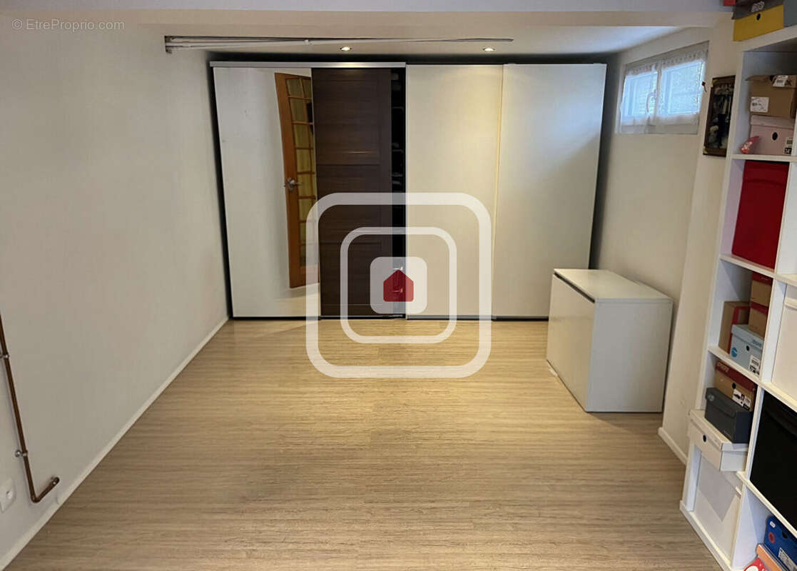 Maison à VAILLY-SUR-AISNE