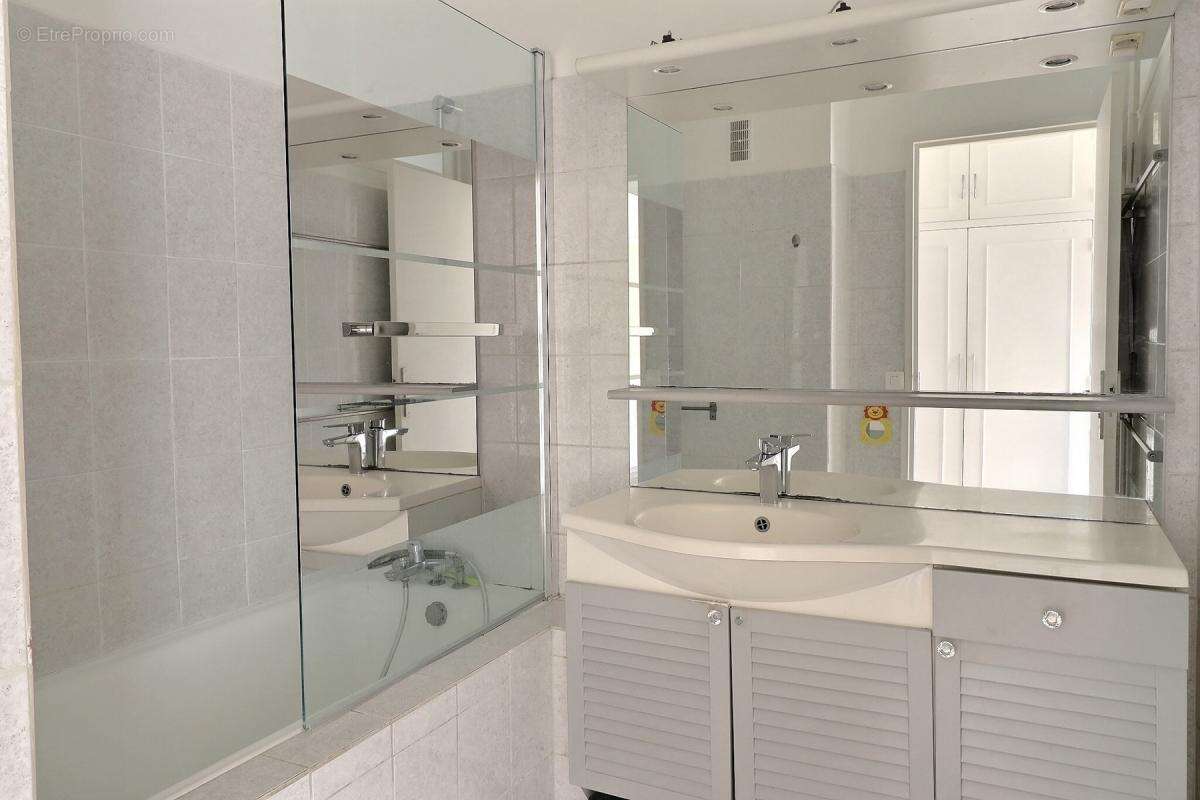 Appartement à MAREIL-MARLY