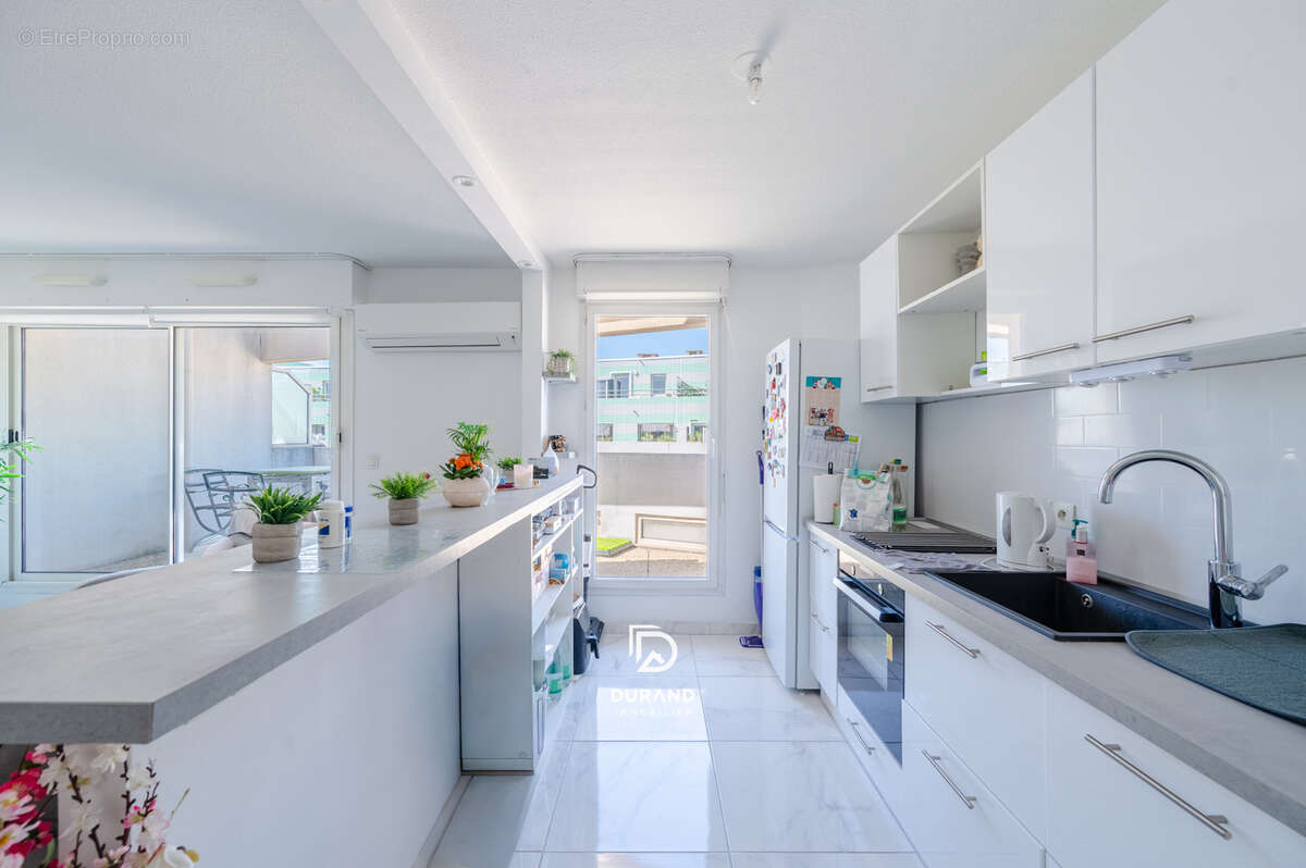 Appartement à MARSEILLE-6E