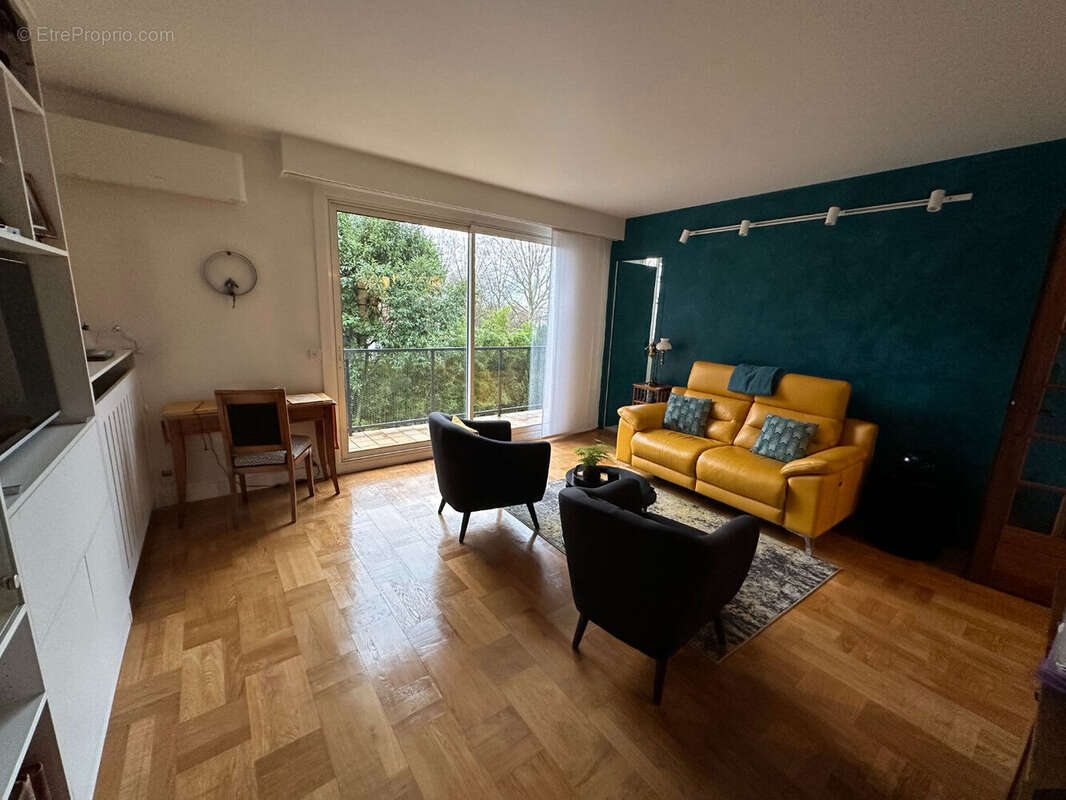 Appartement à SAINT-MAUR-DES-FOSSES